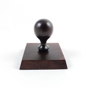 Kvadratna lesena ročka